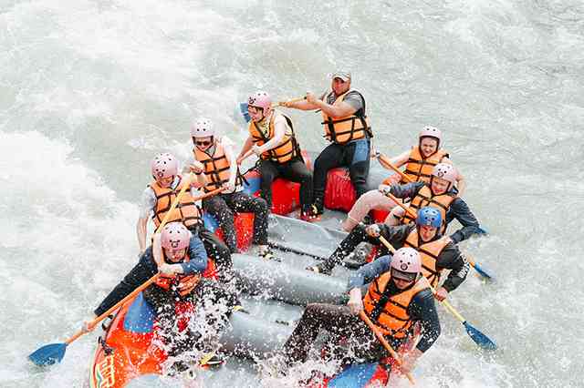 Рафтинг в Архызе: яркое приключение для любителей экстрима