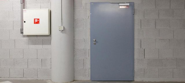 Двупольные двери: огнестойкость и архитектурные решения