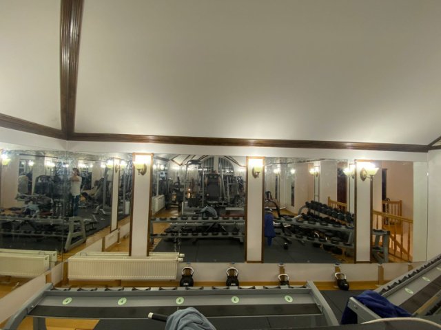 Преображение пространства: зеркала на заказ от ГлавСтекло